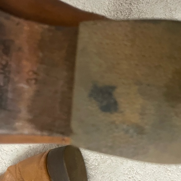 Broken-in soft leather boots - Picture 5 of 6